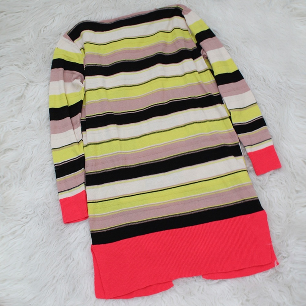 🆕 Colorful Striped Knit Cardigan - Picture 3 of 8